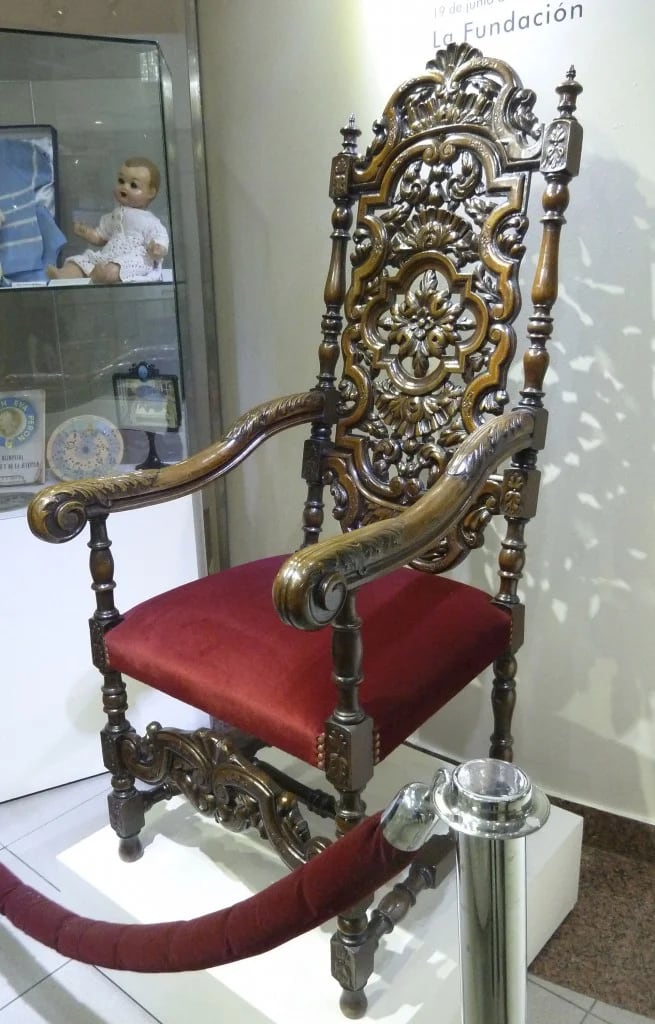 El sillón que usaba Eva Perón en su despacho en la CGT (R.Peiró)