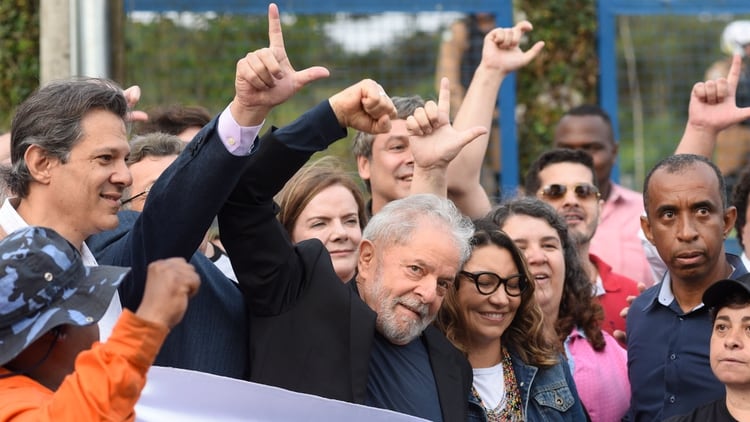 Lula da Silva tras la salida de prisión (AFP)
