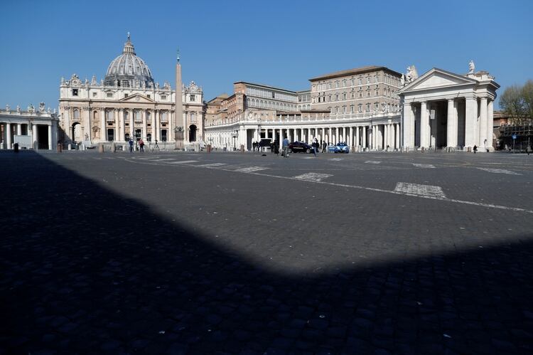 La plaza San Pedro, vacía (REUTERS/Yara Nardi)