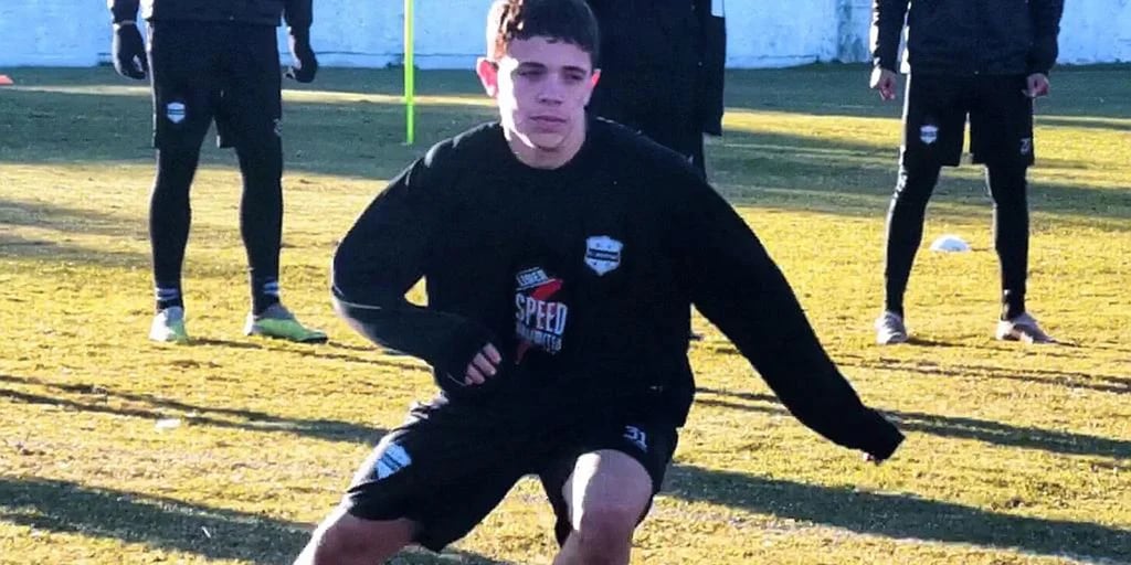 El Ogro Fabbiani convocó a un jugador de 14 años para el partido Riestra-Newell’s de Copa Argentina: el récord que podría superar