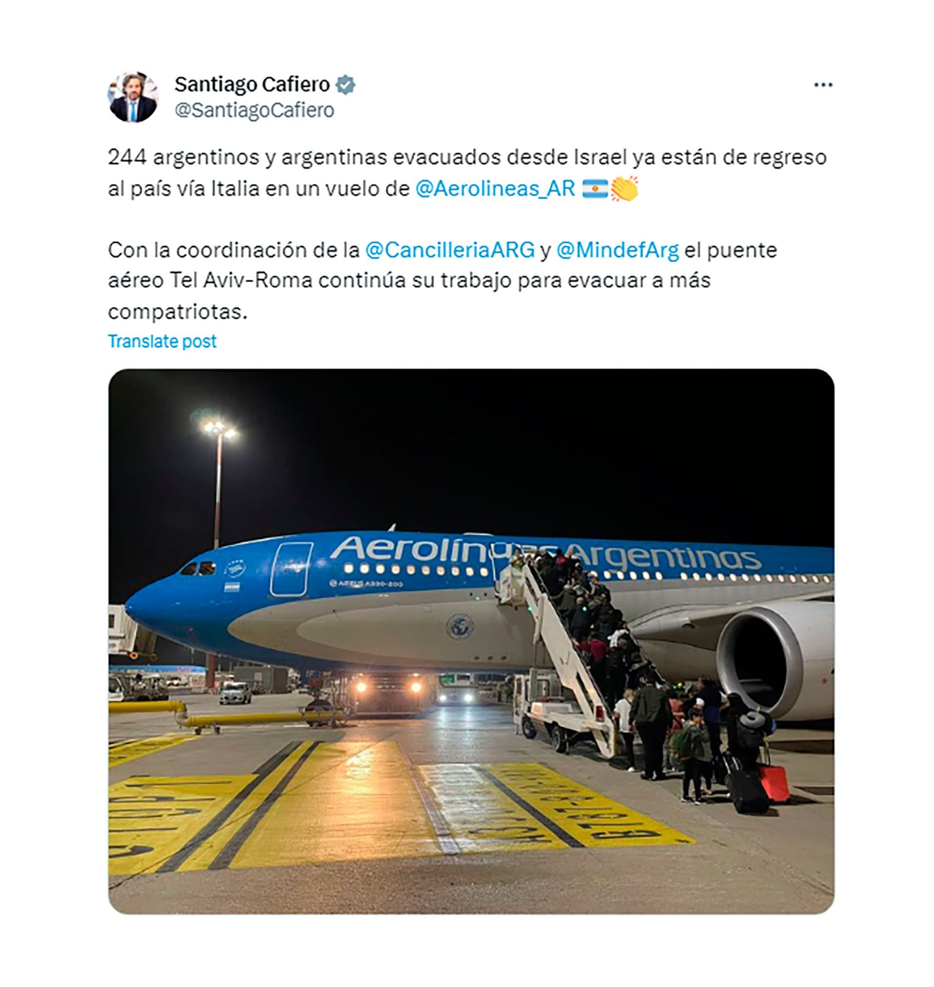 El tuit de Santiago Cafiero sobre el vuelo que partió desde Roma a Ezeiza