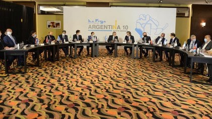 El presidente Alberto Fernández junto a los gobernadores del norte argentino