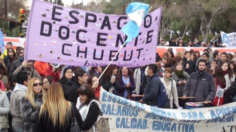 La provincia pagó $489 millones para cancelar la deuda con docentes y se aseguró el inicio de clases