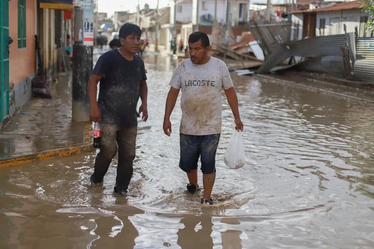  Ciclón Yaku mantiene en alerta al Perú por intensas lluvias y huaicos 