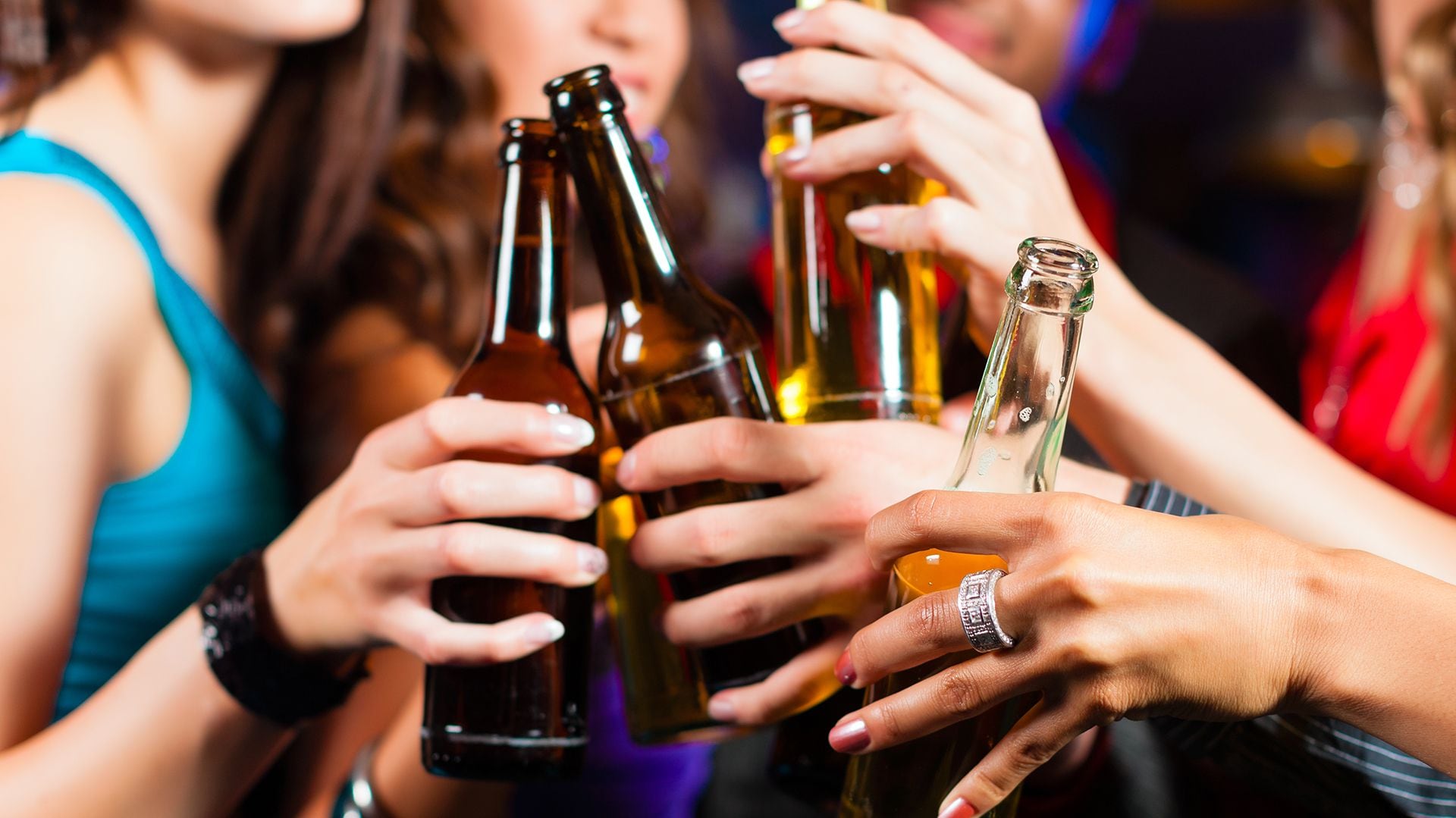 A corto plazo, el consumo de alcohol puede provocar graves problemas de salud(Getty)