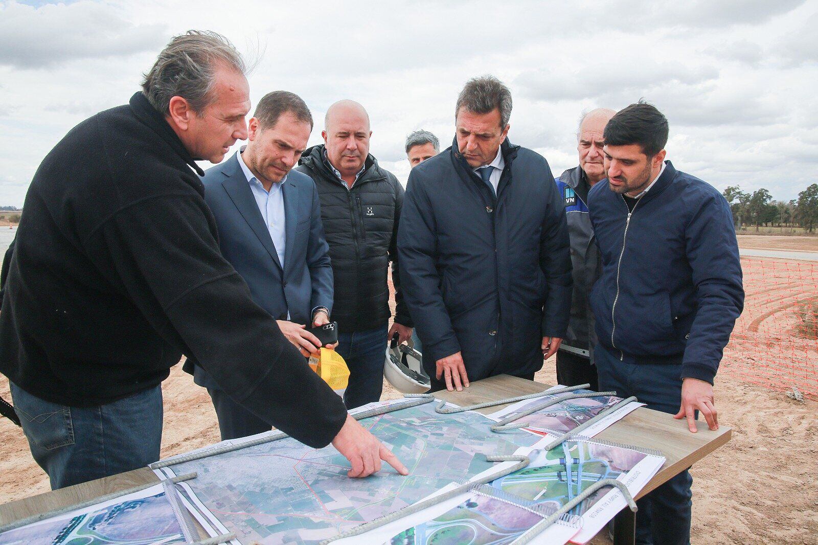 La obra conectará Vaca Muerta con Córdoba, Tucumán, Salta, La Rioja, Jujuy, Santiago del Estero y
Catamarca (X @SergioMassa)