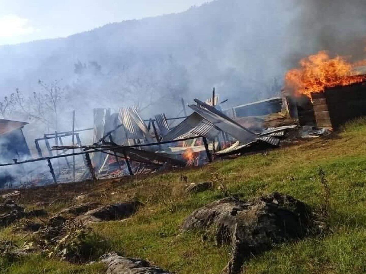 Agresión armada contra zoques; 35 casas quemadas y varios heridos