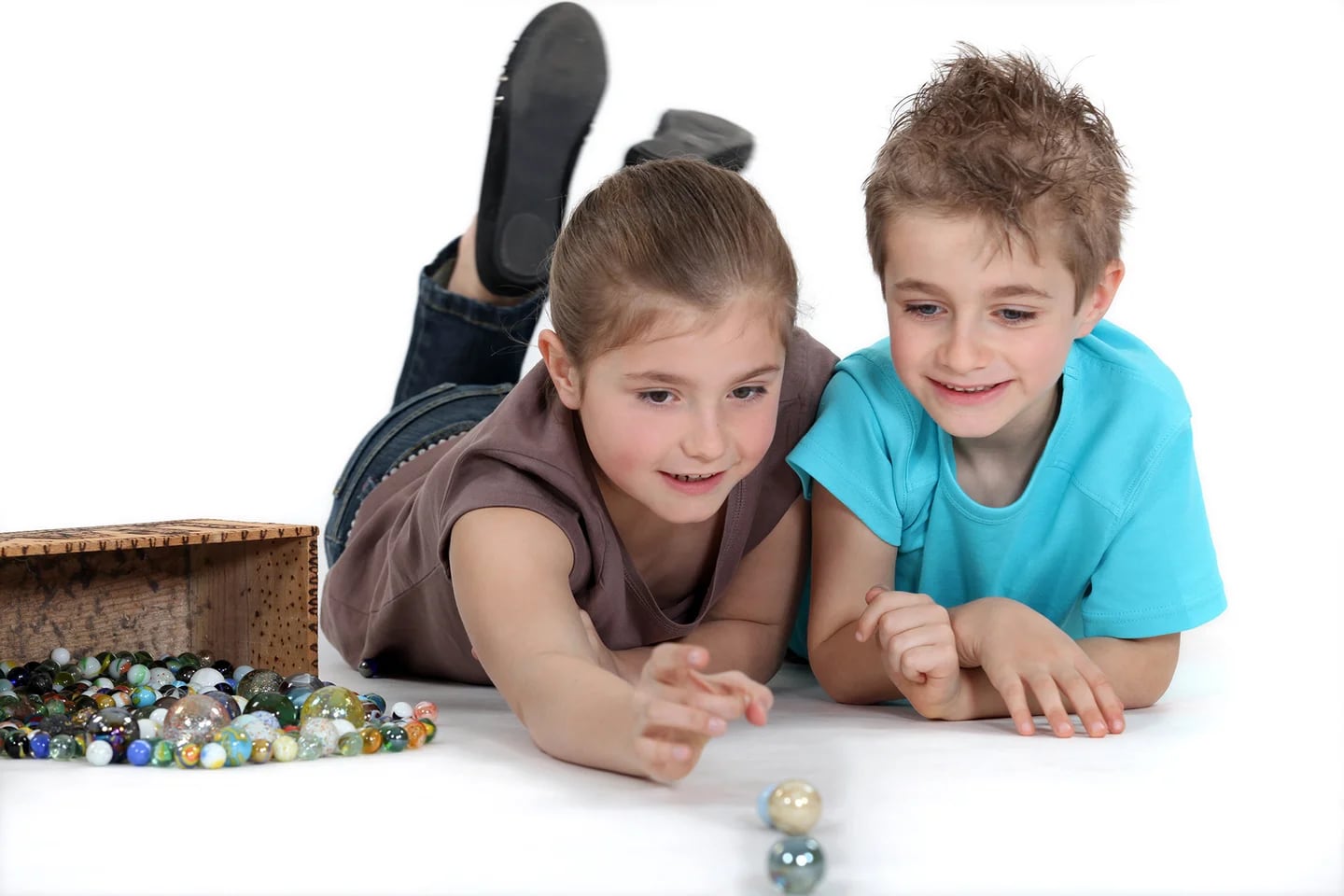 35 Juegos para niños de 3 a 5 años - ¡Al aire libre o en casa!
