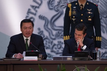 Miguel Ángel Osorio Chong junto al ex presidente Enrique Peña Nieto (Foto: Cuartoscuro)