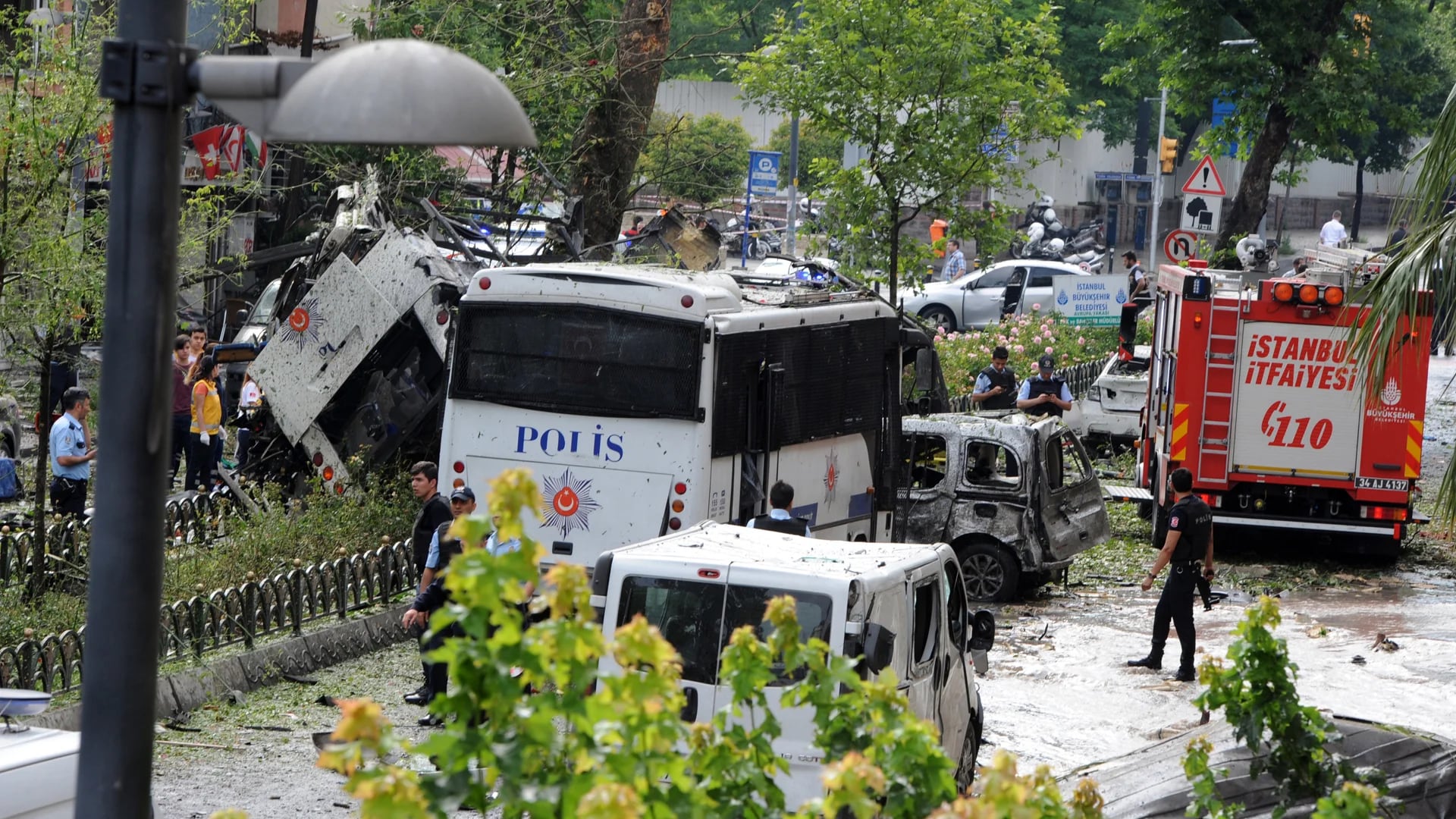La policía detuvo a cuatro sospechosos tras el atentado que dejó 11 muertos en Estambul (AP)