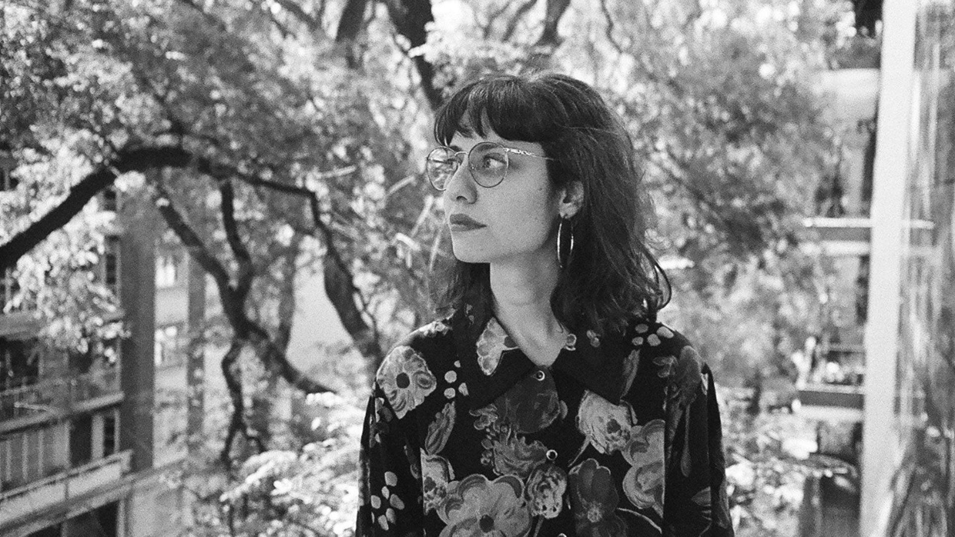 La joven y premiada poeta argentina Daniela Ema Aguinsky acaba de publicar "Aieka", su tercer poemario. 