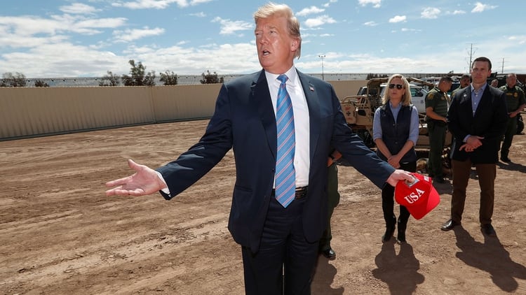 Donald Trump en la frontera de EEUU con México el 5 de abril de 2019 (Reuters)