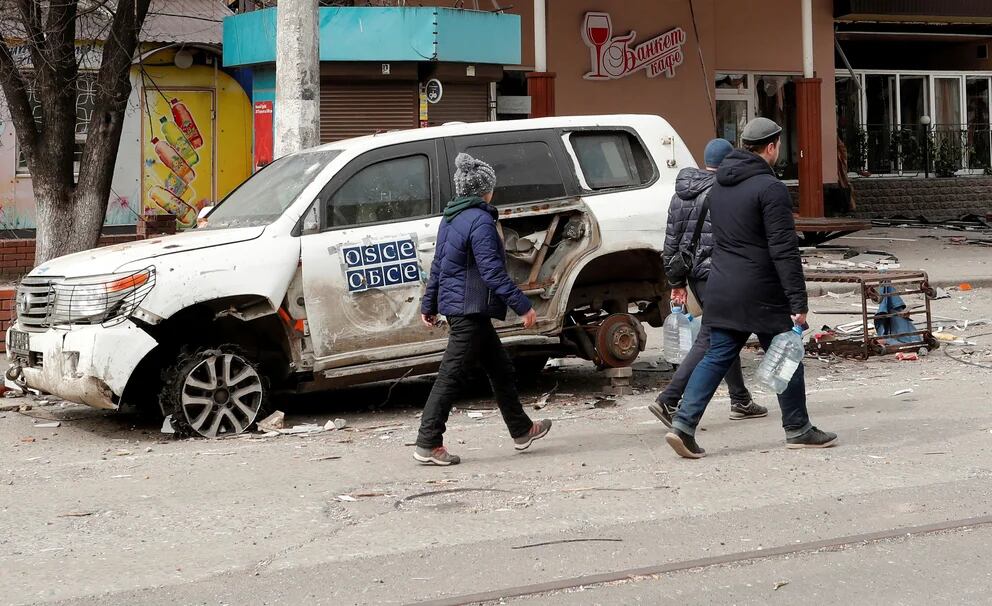  Vehículo de la OSCE destruido en Mariupol (Reuters)