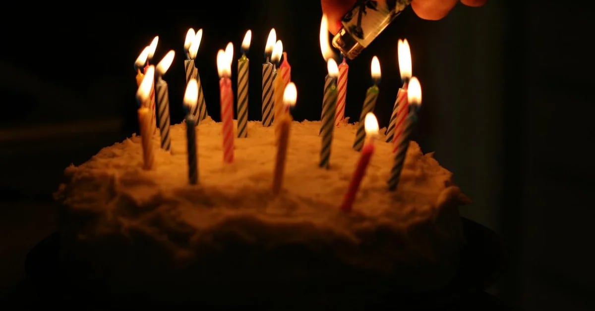 Cuántos gérmenes tiene tu pastel de cumpleaños luego de soplar las velas -  Infobae