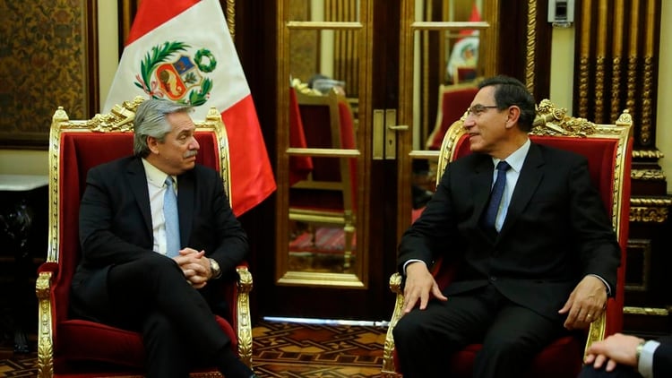 Alberto Fernández viajó a Bolivia y Perú donde se reunió con Evo Morales y Martín Vizcarra (foto)