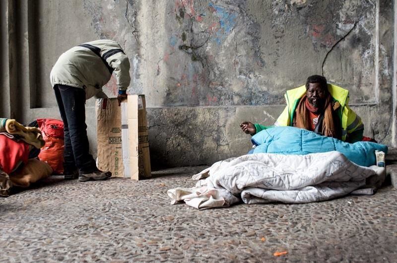 Persona sin hogar, en Madrid. (JAVIER TORMO/EUROPA PRESS)
