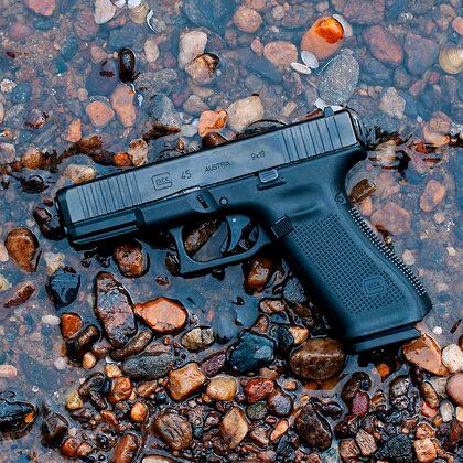 La Glock es un arma semiautomática y tiene un precio de unos 16,000 pesos mexicanos (Foto: Twitter@ArmasGuns)