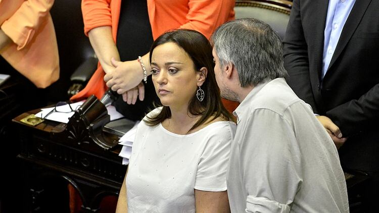 La diputada Cecilia Moreau junto a Máximo Kirchner (Gustavo Gavotti)