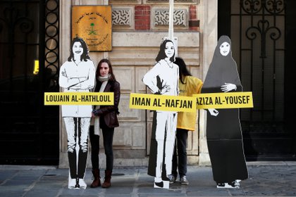 A demonstration of amnesty in France, in favor of freedom for activists Loujain al-Hathloul, Eman al-Nafjan and Aziza al-Yousef.  REUTERS / Benoit Tessier / Photo File
