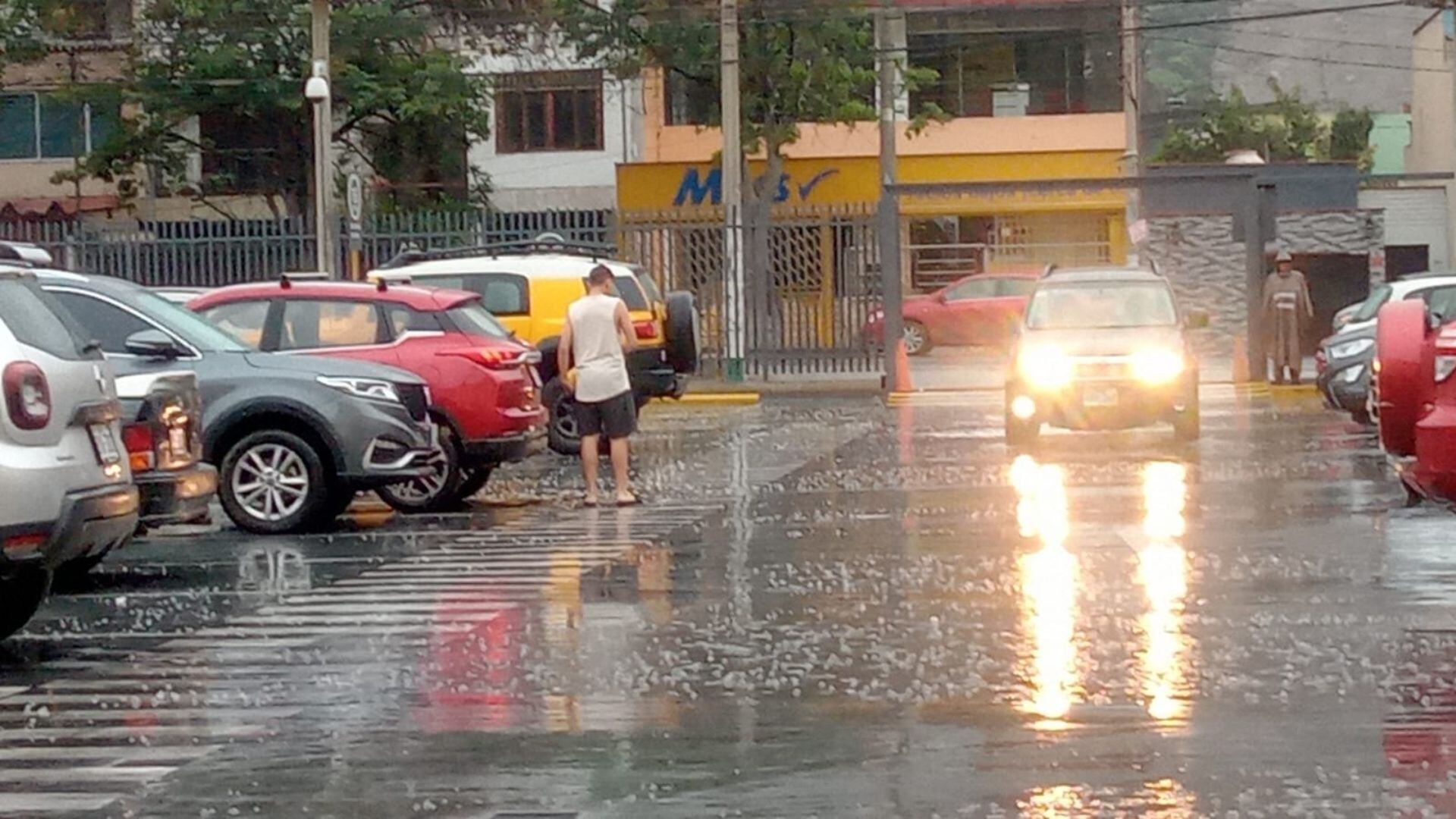 Lluvia en Chaclacayo. (Foto: @zapatajose10)