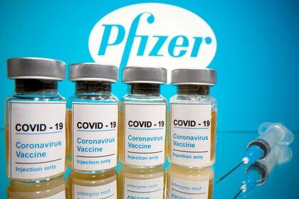 La de Pfizer podría ser la primera vacuna en circular en varios países del mundo. REUTERS/Dado Ruvic/File Photo
