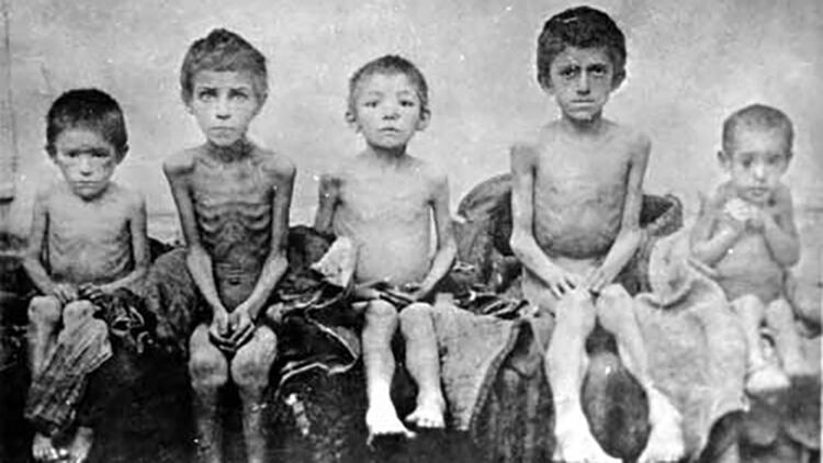 Holodomor, también conocido como el genocidio ucraniano, es el nombre atribuido a la hambruna que asoló el territorio de la República Socialista Soviética de Ucrania, entre 1932 y 1933