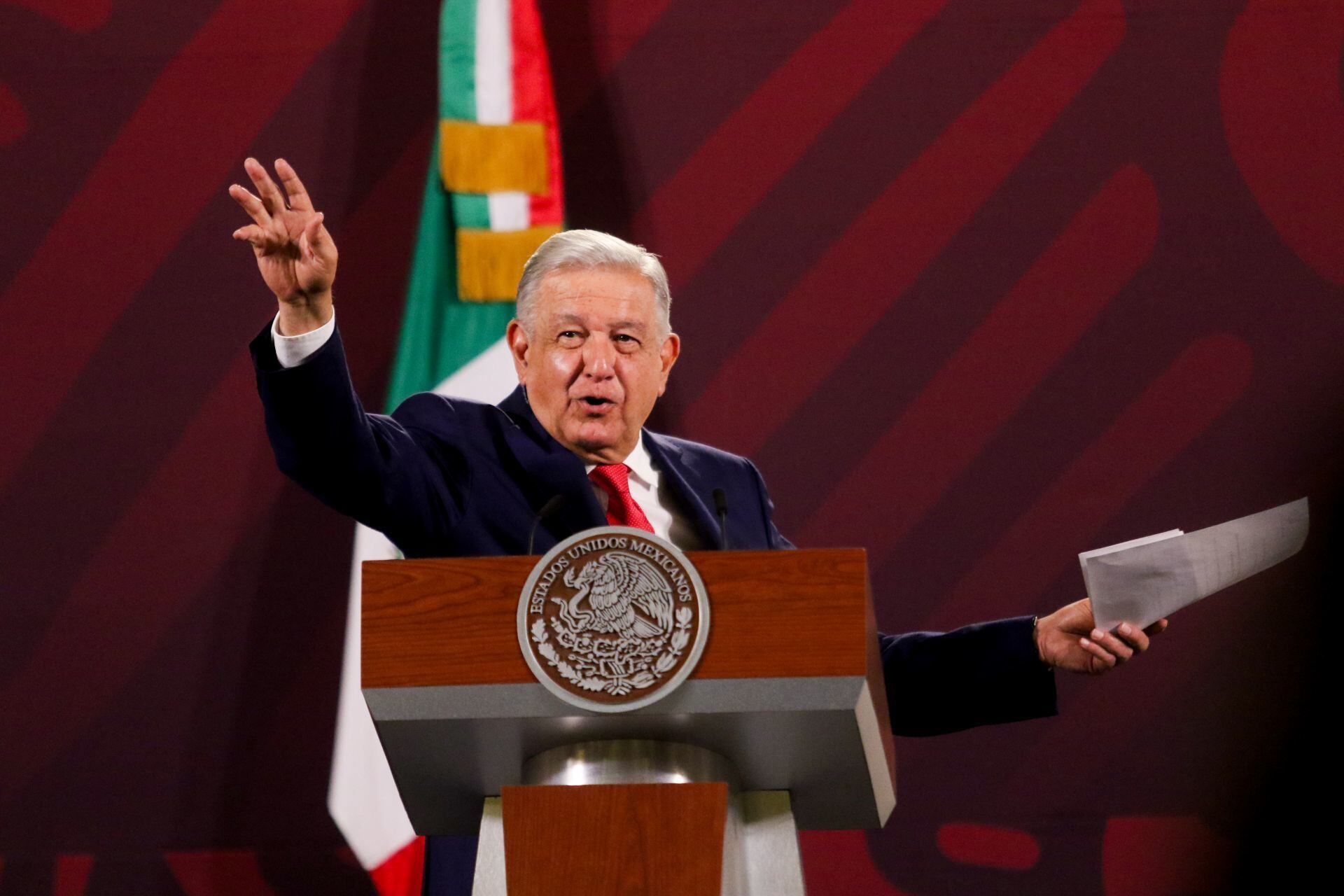 AMLO propuso, al igual que MC, que los extranjeros puedan opinar sobre la política de México (Foto: Cuartoscuro)