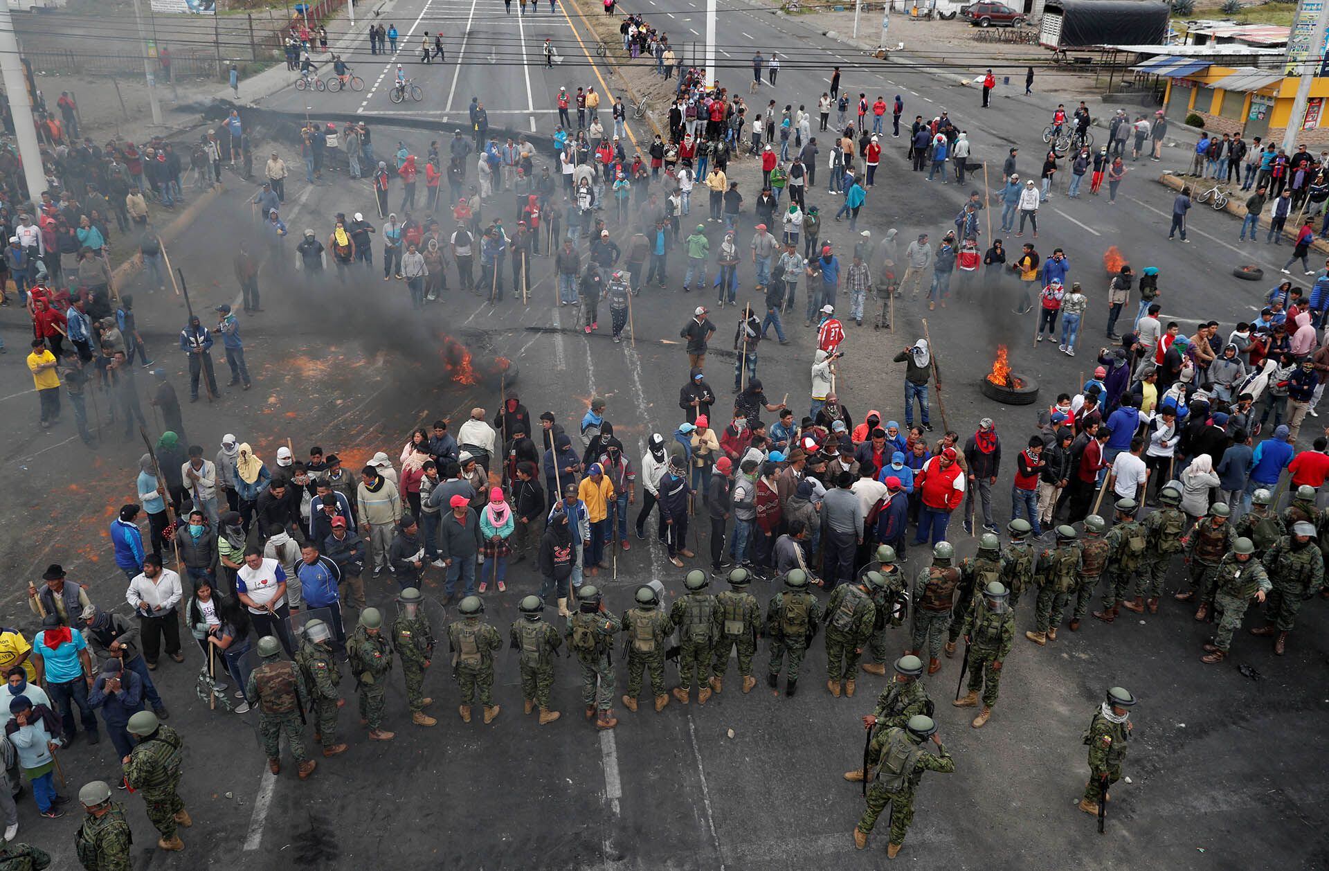 Ante las manifestaciones, el presidente Lenín Moreno decretó el estado de excepción en Ecuador (Reuters)