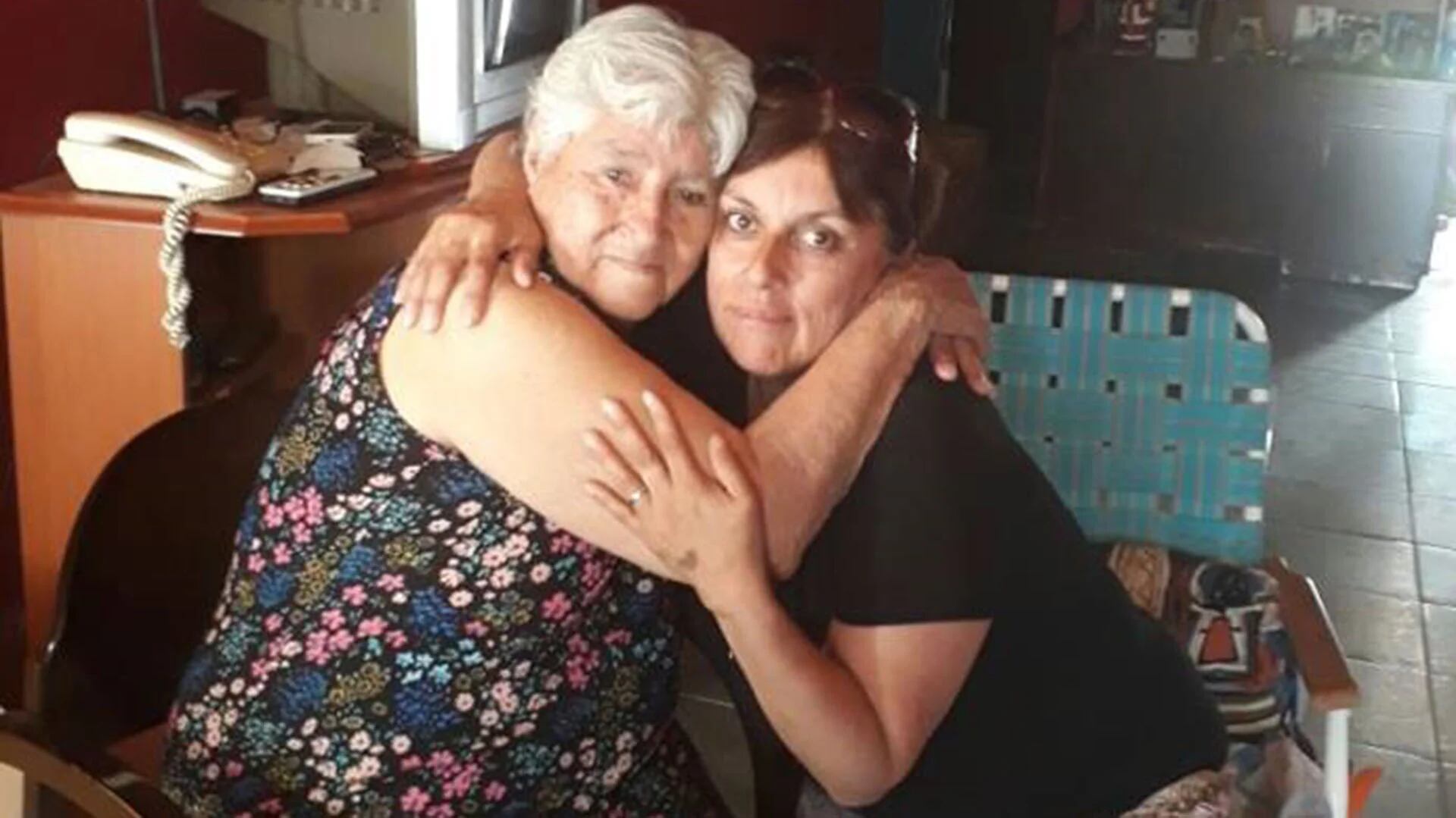 Daniela y su mamá biológica, 50 años después de haberse separado