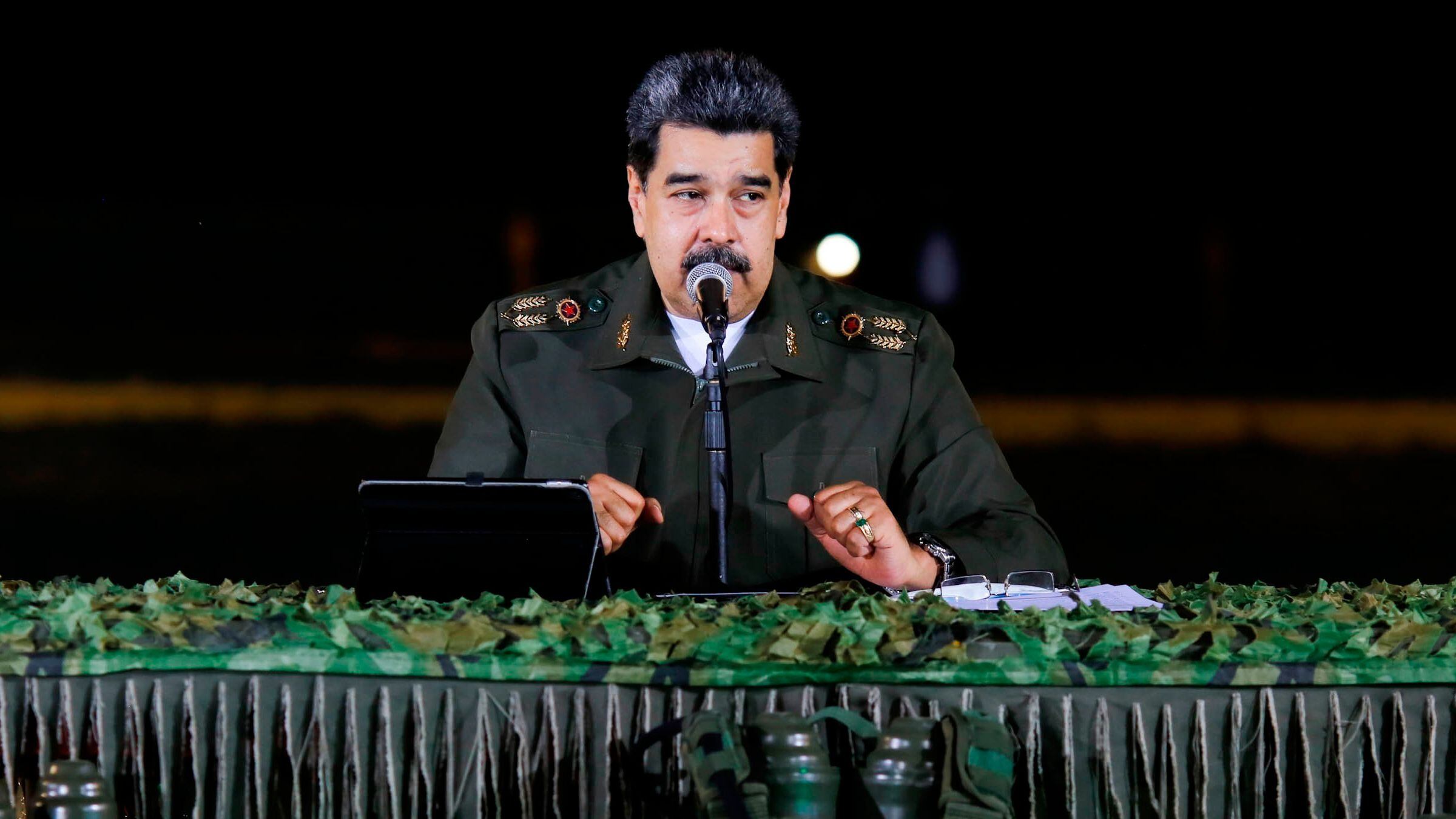 El dictador Nicolás Maduro durante un acto en Miraflores en octubre de 2020. Durante años, el venezolano sólo viajó a países de regímenes amigos donde la garantizaban su libertad (EFE)