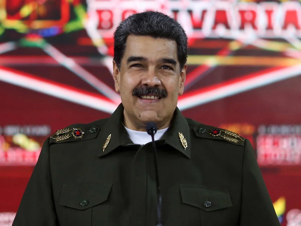 El uniforme de comandante en jefe con el que Nicolás Maduro se por lograr el liderazgo en la Fuerza - Infobae