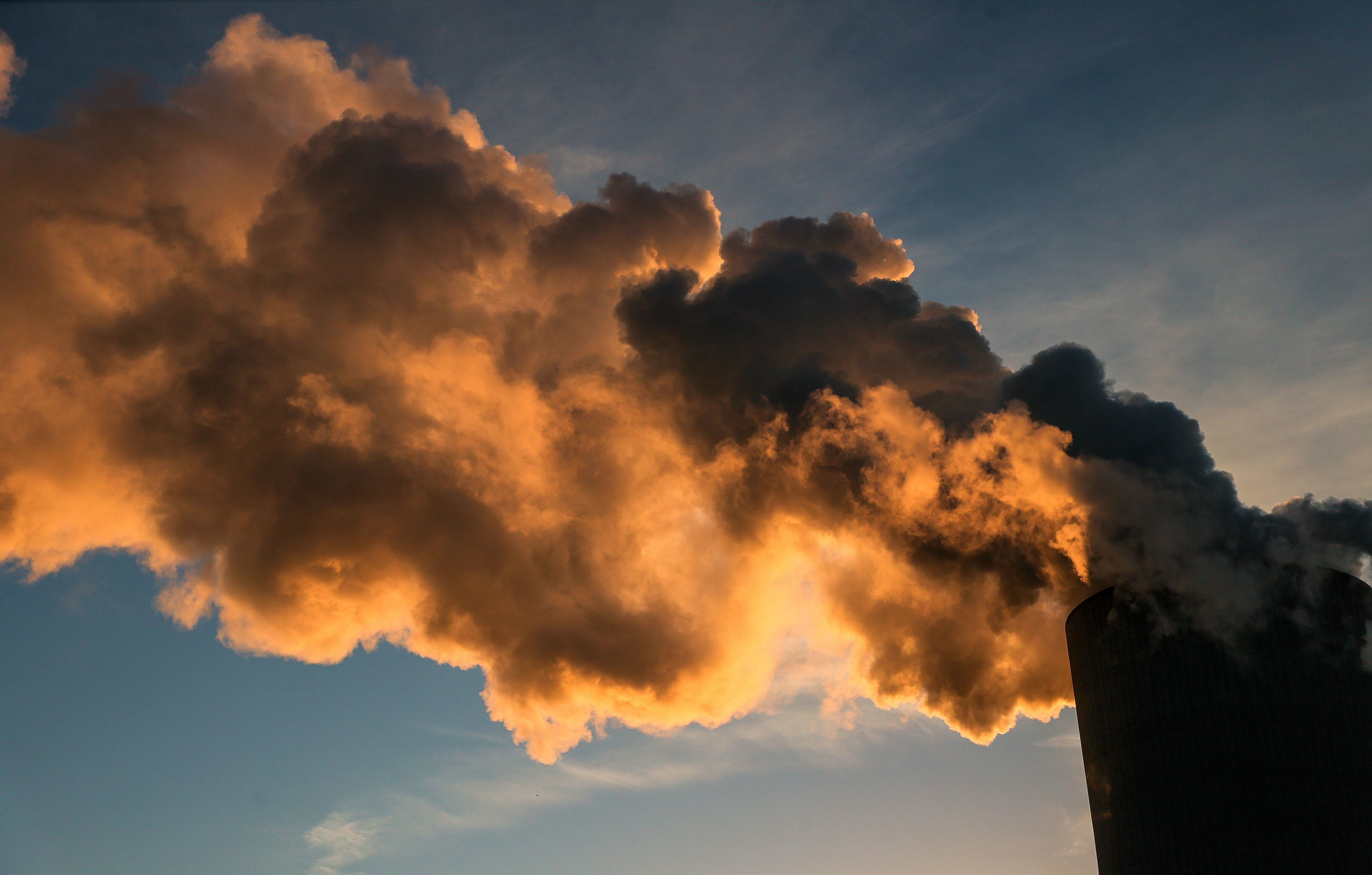 Los principales agentes de contaminación atmosférica son partículas en suspensión, monóxido de carbono, ozono, dióxido de nitrógeno y dióxido de azufre, informa la OMS /EFE/EPA/FRIEDEMANN VOGEL 