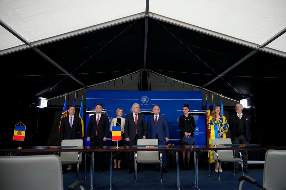 Ukraine, Romania, Moldova strengthen security ties