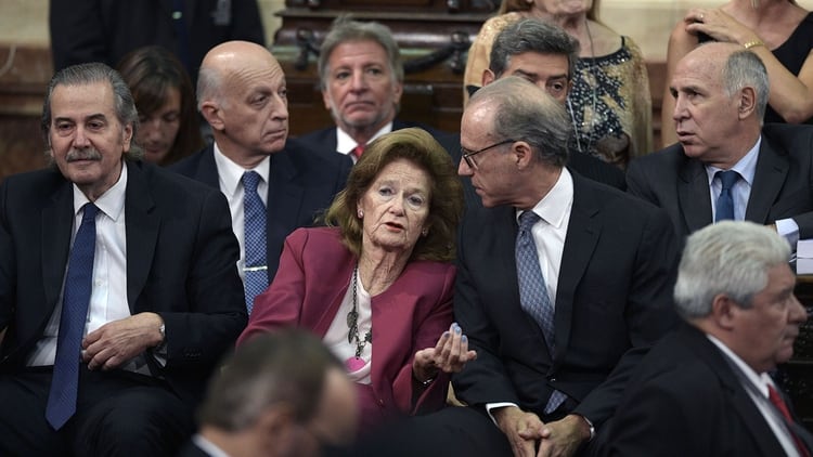 Los ministros de la Corte Suprema y el Procurador General, en el Congreso, el día de la asunción del presidente Alberto Fernández (Photo by JUAN MABROMATA / AFP)