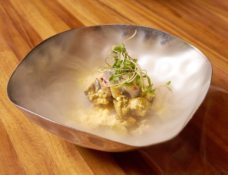 Su innovador y moderno menú nikkei en Maido incluye influencias japonesas y peruanas en platos como costillas estofadas de 50 horas y choripan de pulpo (Gentileza: Latin America's 50 Best)