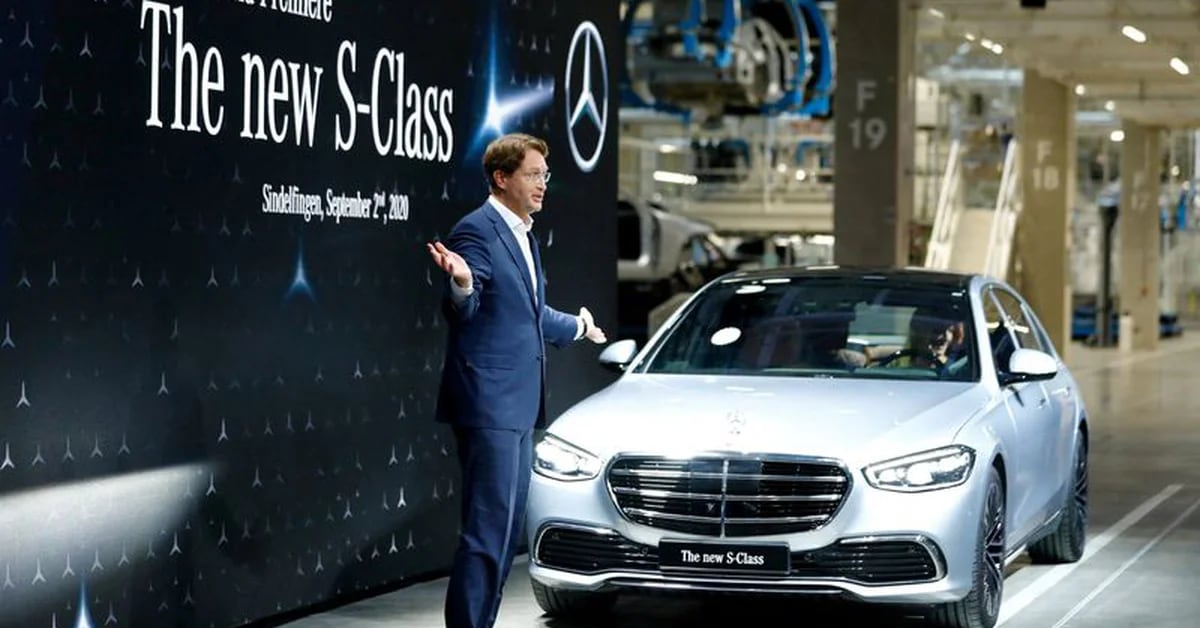 Daimler AG will change its name to Mercedes-Benz on February 1