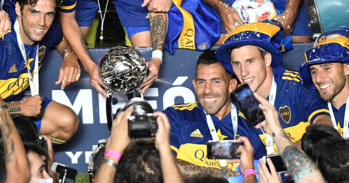 Carlos Tevez reached Riquelme with 11 trophies in Boca and he is only surpassed by Messi in the list of Argentine footballers with the most titles in history