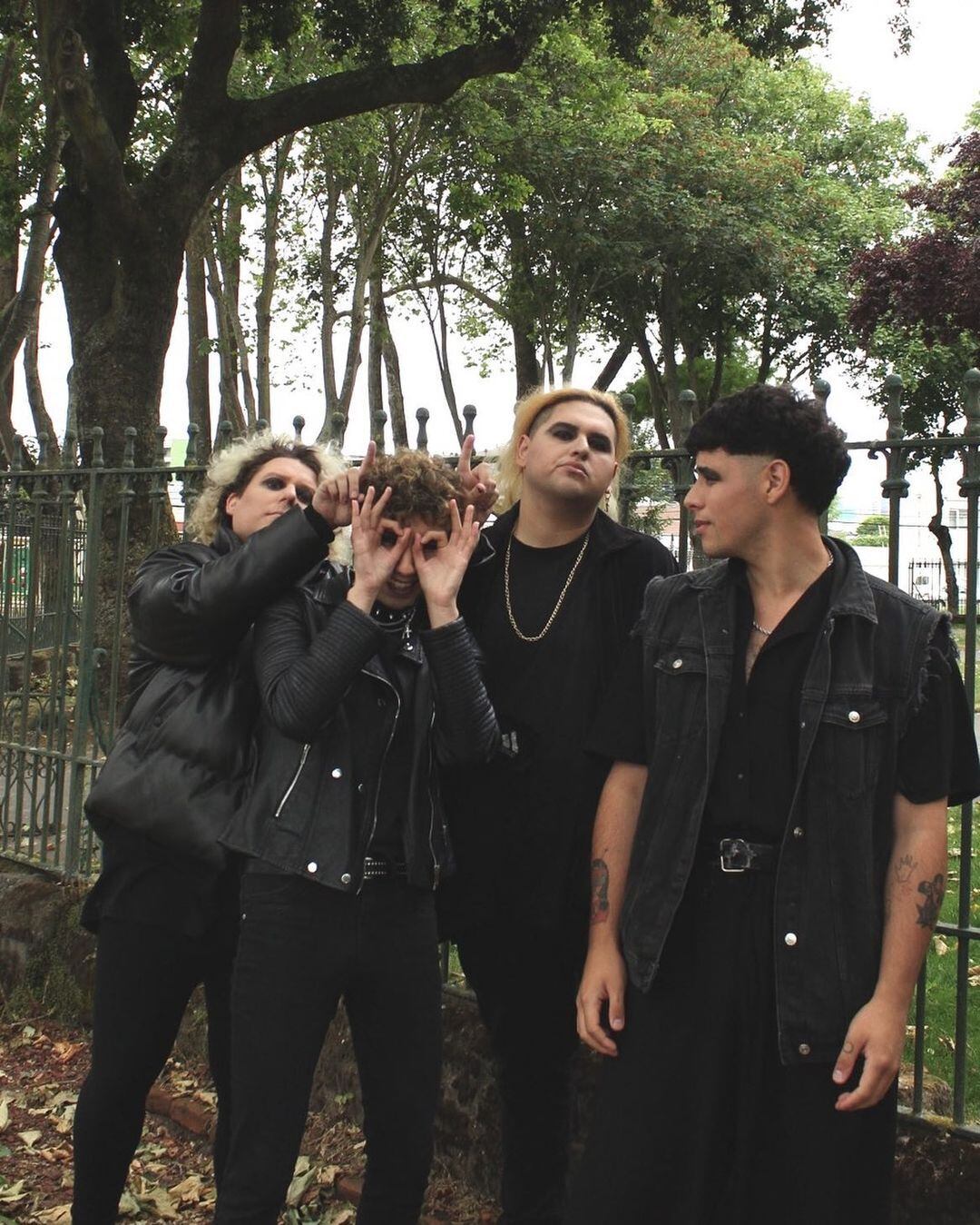 La banda FrioLento de Chile experimenta con el post punk y el reggaetón, géneros que se pensaban opuestos (Foto: Instagram @friolentomusica)