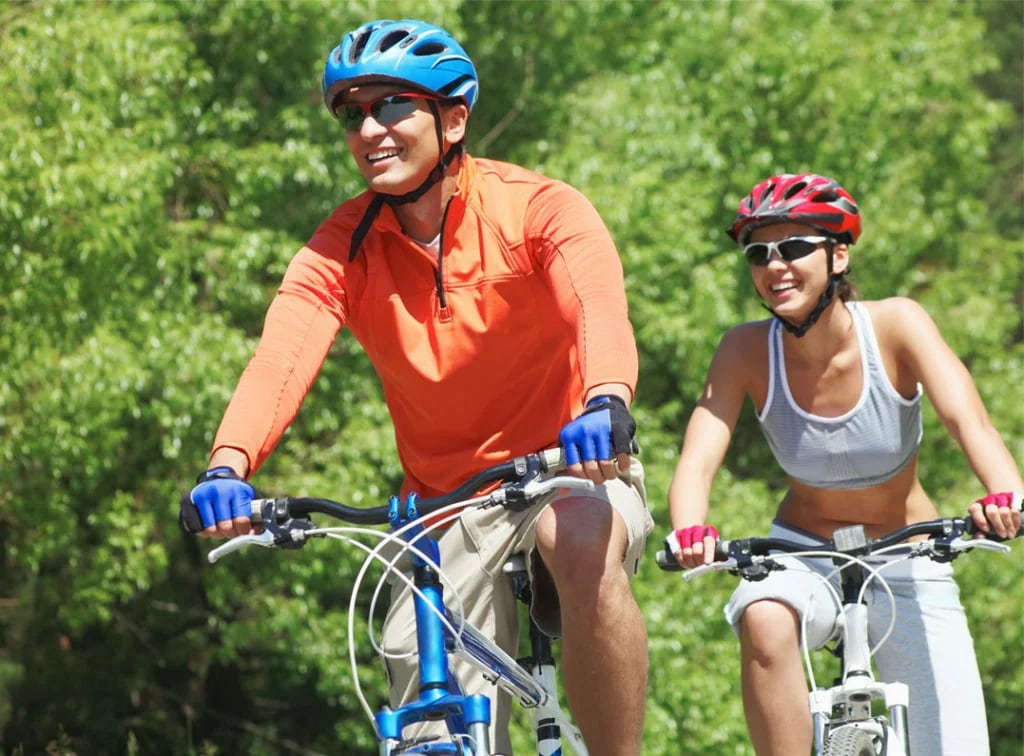 El ciclismo es una actividad que se puede compartir en familia (Shutterstock)