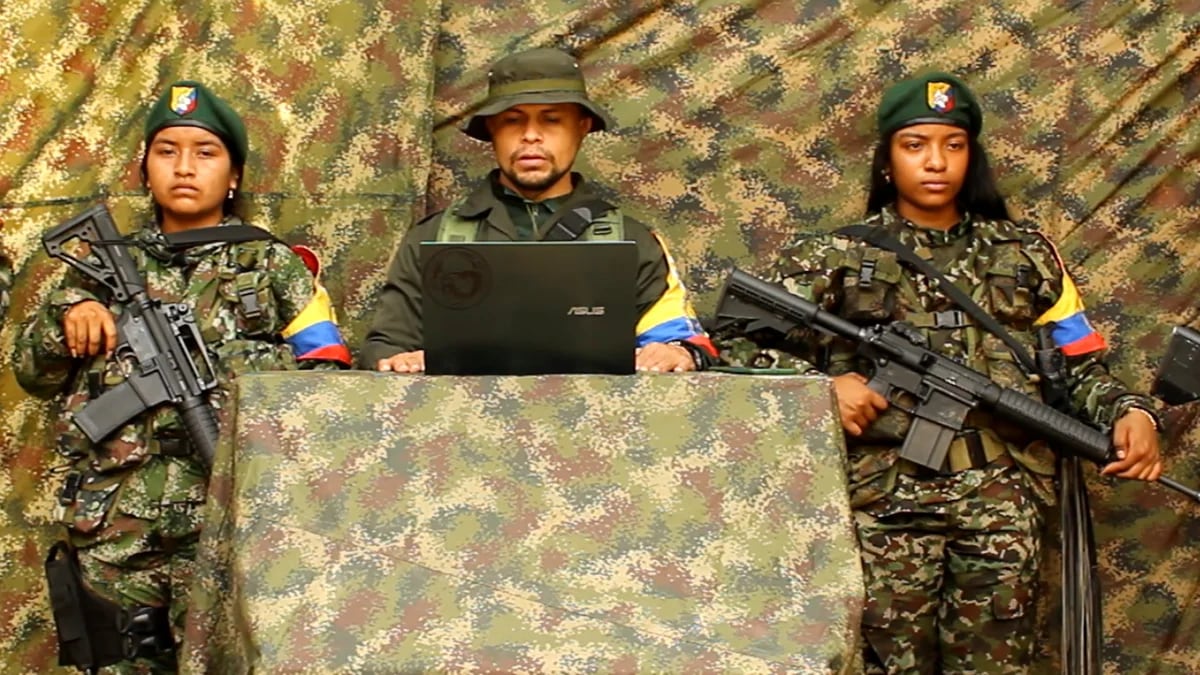 Nuevo frente de las disidencias aterroriza al Cauca: incursionó en pueblos y asesinó a dos jóvenes