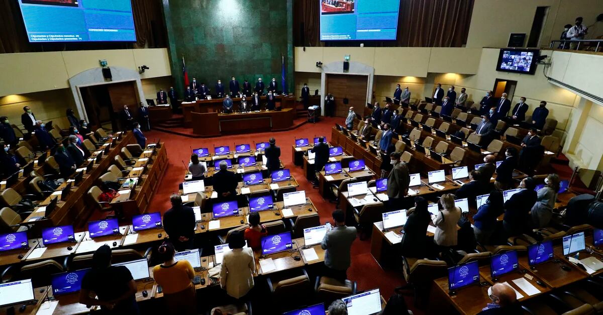 Photo of In mezzo a un’ondata di violenza in Cile, il Congresso sta portando avanti una serie di progetti di legge relativi alla sicurezza