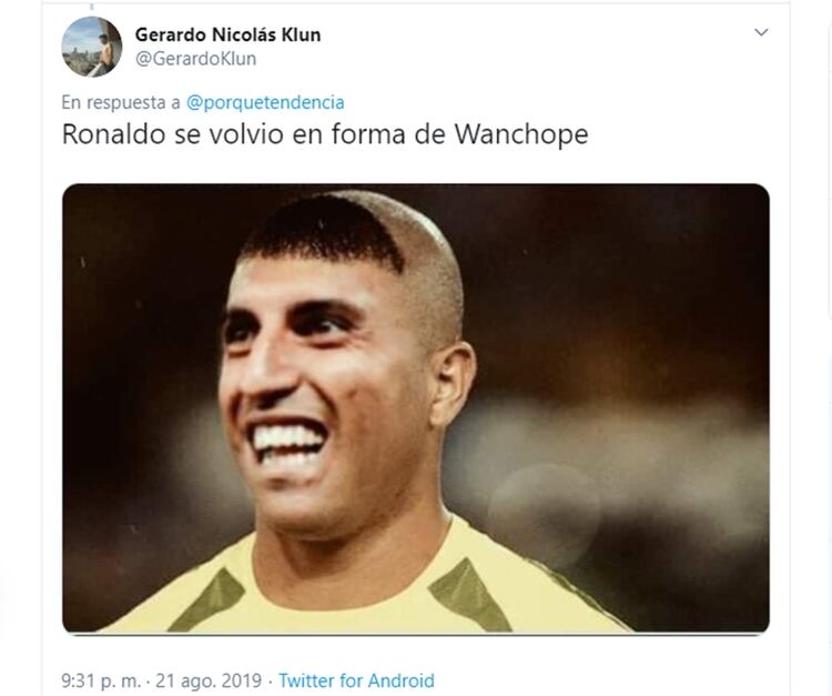 Wanchope-Abila-con-Ronaldo-Nazario-1.jpg