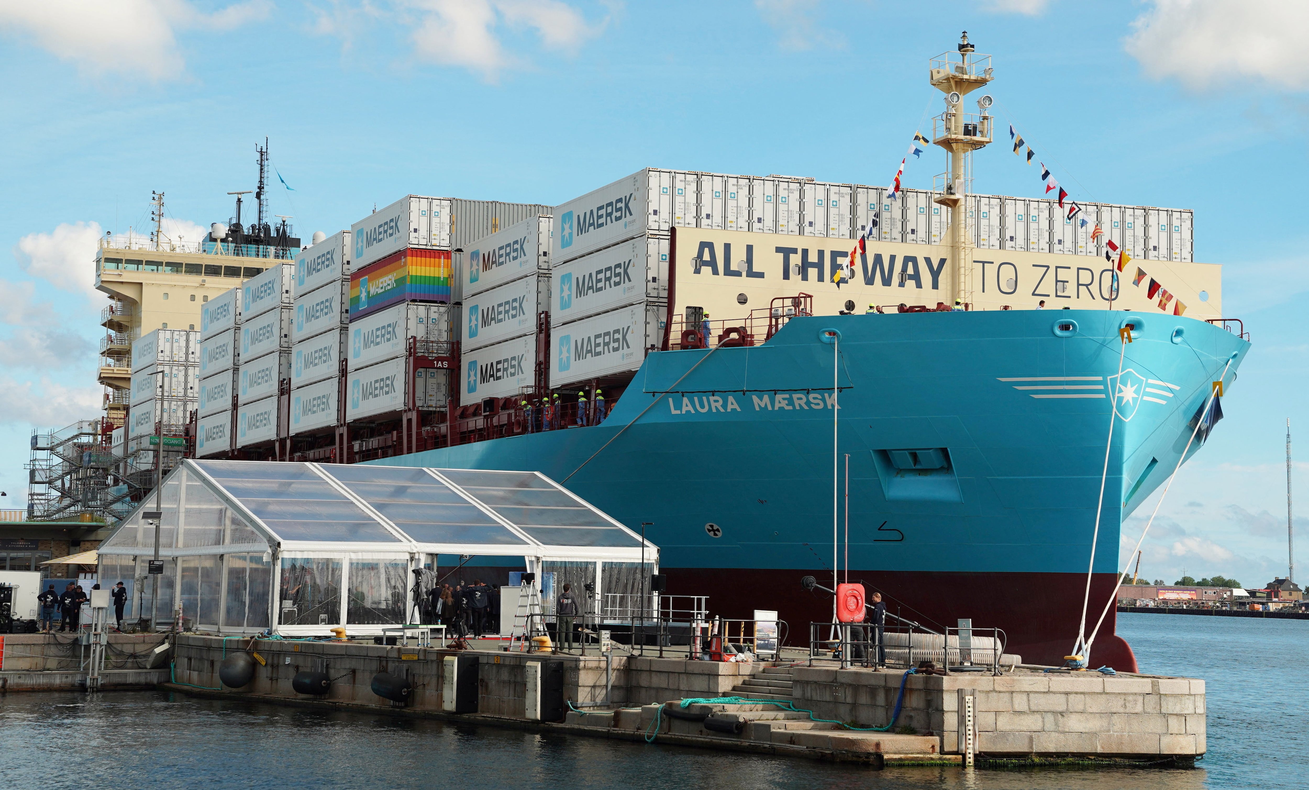 El buque portacontenedores alimentado con metanol Laura Maersk se encuentra anclado en el puerto después de una ceremonia oficial de nombramiento en Copenhague, Dinamarca, el 14 de septiembre de 2023. REUTERS/Tom Little