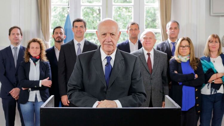 Roberto Lavagna junto a los principales candidatos de Consenso Federal