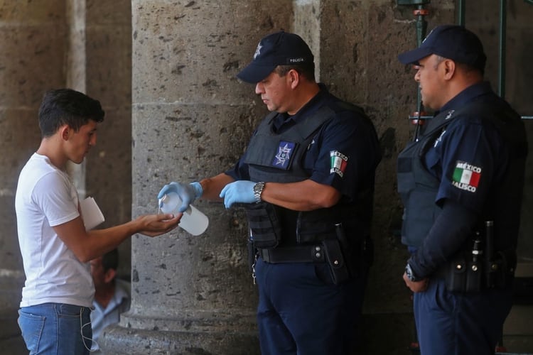 Coronavirus en México: podrán equipar a policías con Fondo de ...