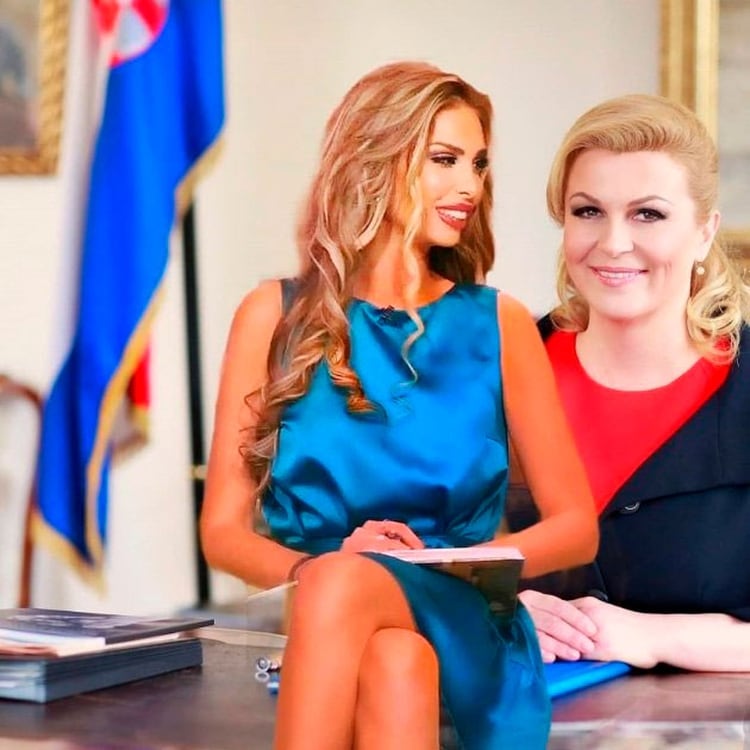 Karabatic junto a una foto con la actual presidente Kolinda Grabar-Kitarovic(@ava_karabatic_official)