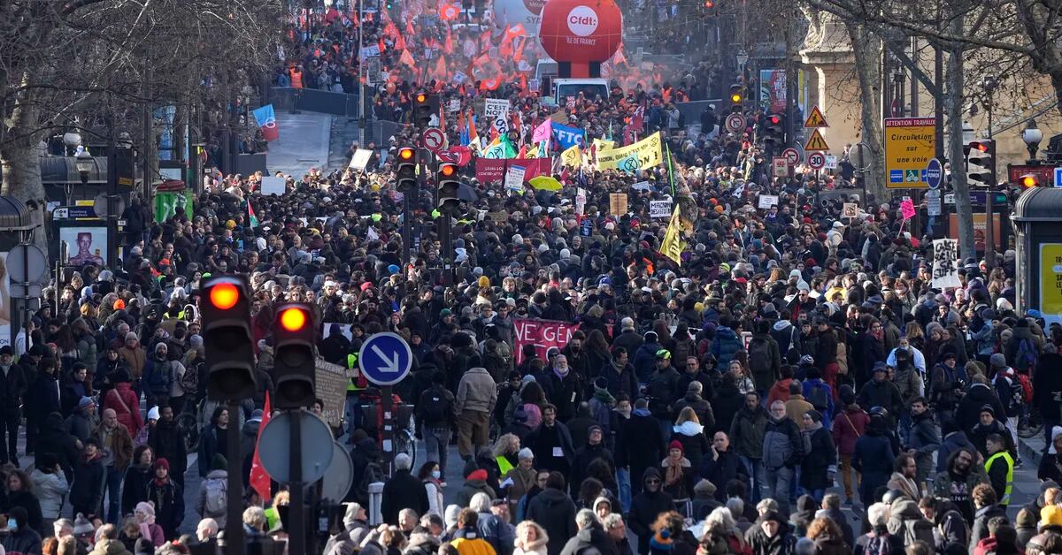 France protests again against pension reform