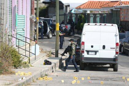Con más de 200 disparos un grupo del crimen organizado asesinó a 13 policías en Coatepec Harinas, en el Estado de México Marzo 19, 2021 Foto: (REUTERS/Edgard Garrido)