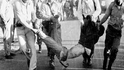 El 20 de junio de 1973, Día de la Bandera, el regreso de Perón quedó envuelto en la tragedia de la interna del peronismo (Dominio público)