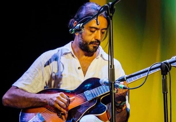 Murió ‘Teto’ Ocampo, el guitarrista de Carlos Vives